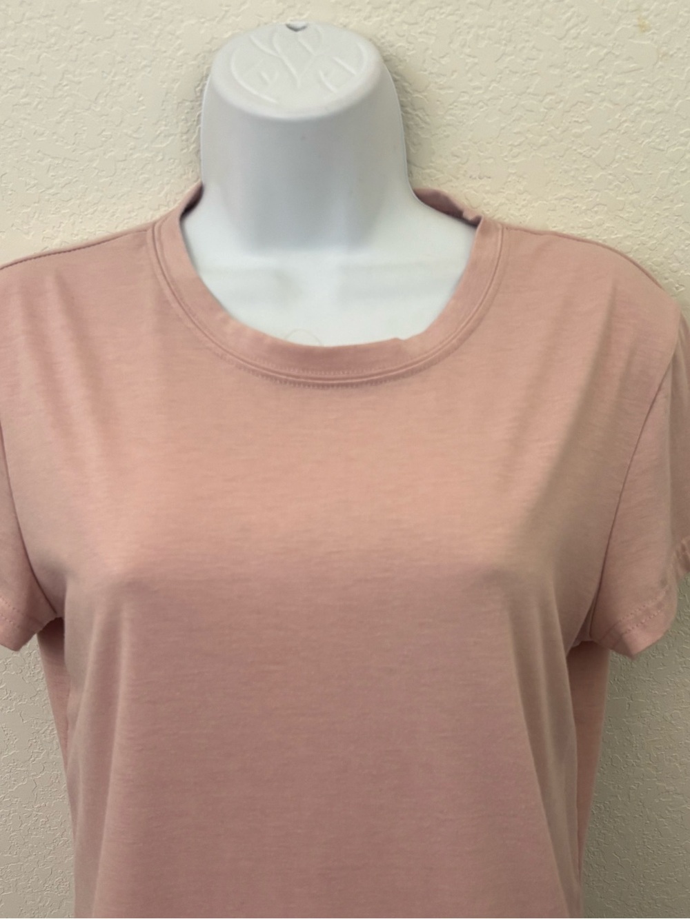 Droimp Ladies Womens Size M Pink Short Sleeve Shirt Pullover Blush Top - Picture 2 of 7